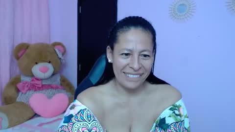 Snapshot of mature_martina_ chatting on January 2025 10:23:01 PM Martina online show from January 2025 10:23:01 PM