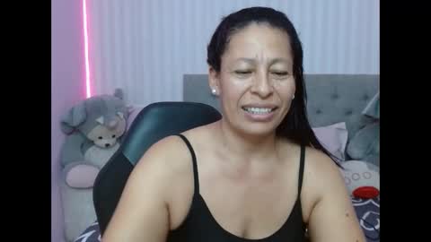 Snapshot of mature_martina_ chatting on February 2025 03:13:01 AM Martina online show from February 2025 03:13:01 AM