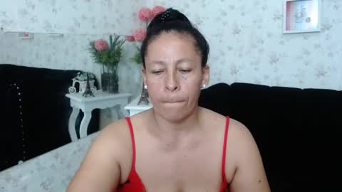 Snapshot of mature_martina_ chatting on February 2025 10:59:01 PM Martina online show from February 2025 10:59:01 PM