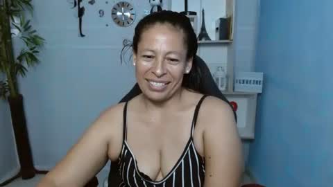 Snapshot of mature_martina_ chatting on March 2025 08:05:01 PM Martina online show from March 2025 08:05:01 PM