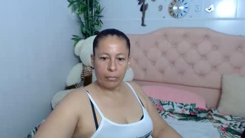 Snapshot of mature_martina_ chatting on September 2025 10:57:02 PM Martina online show from September 2025 10:57:02 PM