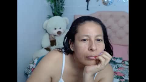 Snapshot of mature_martina_ chatting on September 2025 04:39:02 AM Martina online show from September 2025 04:39:02 AM