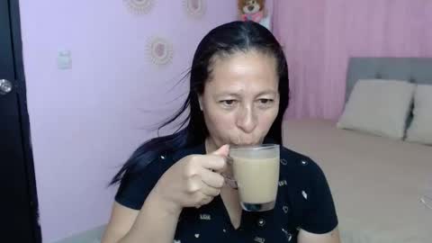 Snapshot of mature_martina_ chatting on October 2025 10:40:01 PM Martina online show from October 2025 10:40:01 PM