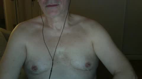 maturehotman online show from February 2025 07:38:02 PM