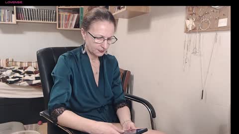 maturekate online show from December 2024 07:29:01 AM