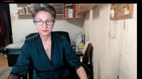 maturekate online show from September 2025 06:15:02 AM