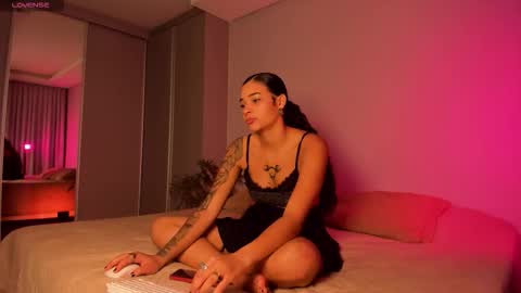 Maui Salmia online show from September 2025 11:59:01 PM