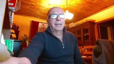 Maurice online show from December 2024 10:10:02 PM