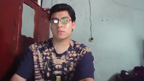 Snapshot of maurodirty chatting on December 2024 08:12:02 PM Mauro online show from December 2024 08:12:02 PM