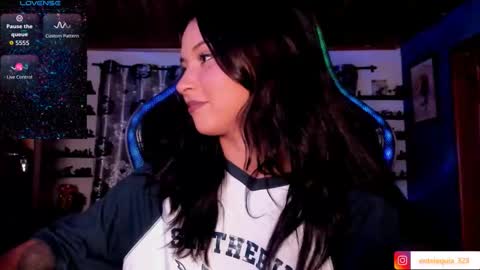 Snapshot of mavis_fuentes chatting on October 2025 01:17:01 AM Hilary online show from October 2025 01:17:01 AM