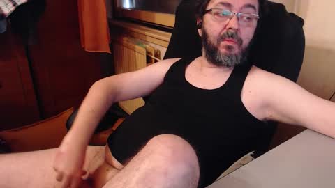 Snapshot of max818k chatting on October 2025 05:54:02 AM Max online show from October 2025 05:54:02 AM