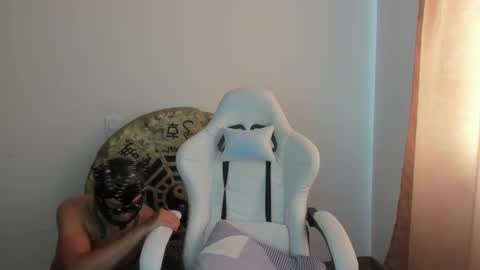 max__b online show from March 2025 06:12:02 PM