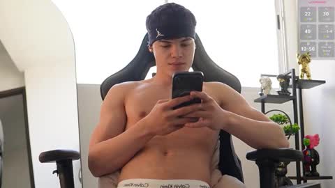 Snapshot of max_cortes1_ chatting on October 2025 04:51:02 PM 60 OFF ON MY OF ONLY FOR TODAY online show from October 2025 04:51:02 PM