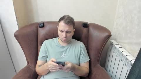 Snapshot of max_kamer chatting on October 2025 03:29:01 AM Max online show from October 2025 03:29:01 AM