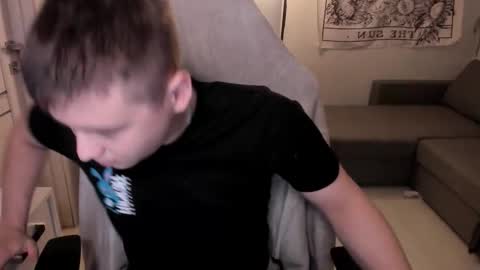 Snapshot of max_sm1th chatting on December 2025 01:21:02 AM Max online show from December 2025 01:21:02 AM