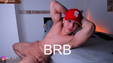 max_valiant1 online show from November 2025 01:22:01 PM