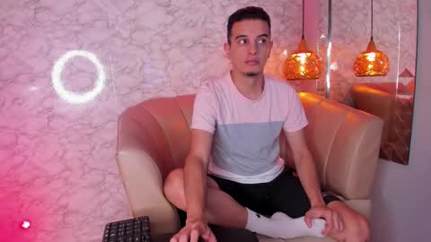 Snapshot of maxbenetti chatting on October 2025 09:45:01 PM Maximiliano online show from October 2025 09:45:01 PM