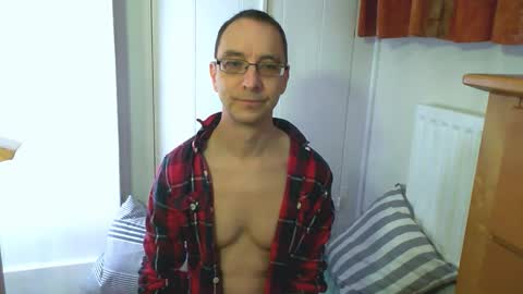 Snapshot of maxdavies chatting on December 2025 10:52:02 AM Max Davies online show from December 2025 10:52:02 AM