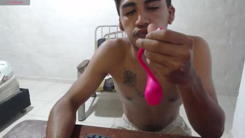 maxi dick online show from December 2025 06:00:01 AM