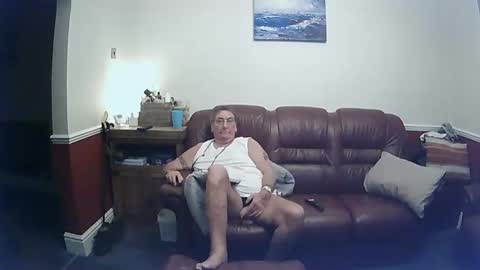 MAX online show from December 2024 08:04:01 PM