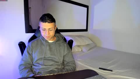 MAXI      online show from October 2025 02:12:02 AM