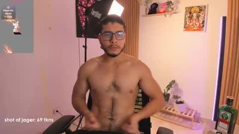 Mikael online show from October 2025 10:21:02 PM