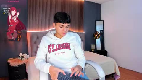 Snapshot of maxii18_ chatting on November 2025 06:53:02 PM -- -- online show from November 2025 06:53:02 PM