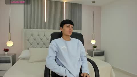 Snapshot of maxii18_ chatting on December 2025 07:01:02 PM -- -- online show from December 2025 07:01:02 PM