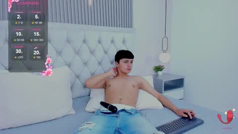 Snapshot of maxii18_ chatting on December 2025 07:11:02 PM -- -- online show from December 2025 07:11:02 PM