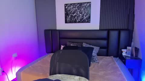 Maximo Wolf online show from March 2025 06:59:02 AM