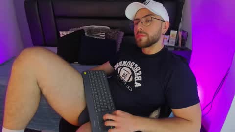 Maximo Wolf online show from March 2025 03:08:01 AM