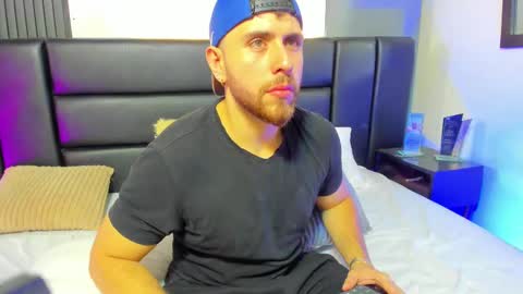 Maximo Wolf online show from September 2025 08:08:02 PM