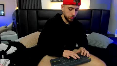 Maximo Wolf online show from September 2025 08:55:02 PM