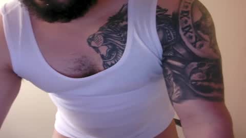 maximiliano_66 online show from October 2025 03:43:01 PM