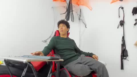 Snapshot of maximiliano_khalil chatting on November 2025 07:57:02 PM Maximiliano online show from November 2025 07:57:02 PM