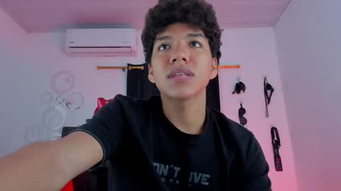 Snapshot of maximiliano_khalil chatting on December 2025 07:12:02 PM Maximiliano online show from December 2025 07:12:02 PM