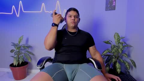 Snapshot of maximussteel_ chatting on November 2025 11:54:01 AM Maximus online show from November 2025 11:54:01 AM