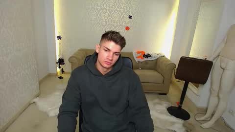 Snapshot of maxkaiden chatting on October 2025 05:44:02 AM MaxKaiden online show from October 2025 05:44:02 AM