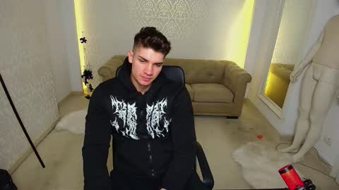 Snapshot of maxkaiden chatting on November 2025 05:39:02 AM MaxKaiden online show from November 2025 05:39:02 AM