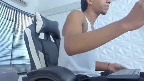 maxvibe420 online show from September 2025 01:24:02 PM