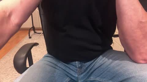 Snapshot of maxx_martin chatting on October 2025 06:46:01 AM Max online show from October 2025 06:46:01 AM