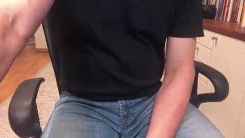 Snapshot of maxx_martin chatting on October 2025 06:23:02 AM Max online show from October 2025 06:23:02 AM