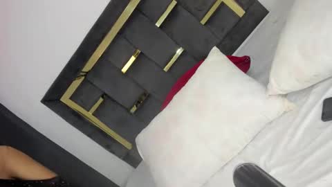 Snapshot of maxxine_vx chatting on November 2025 04:03:02 AM Valentina online show from November 2025 04:03:02 AM