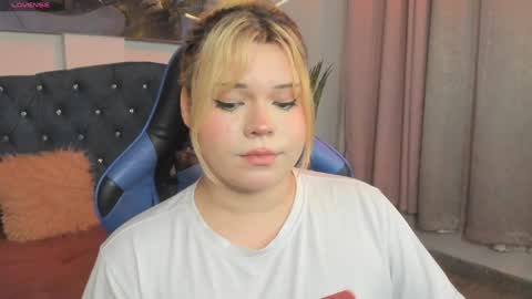 Maxine Minx online show from February 2025 09:00:02 AM