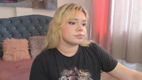 Maxine Minx online show from February 2025 02:43:01 PM