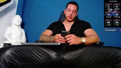 Snapshot of maxxxpowerful chatting on October 2025 05:58:02 PM maxxxpowerful online show from October 2025 05:58:02 PM