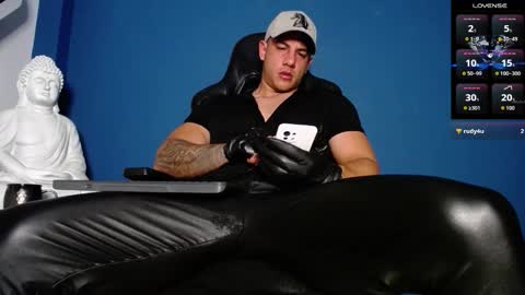 Snapshot of maxxxpowerful chatting on October 2025 03:47:02 AM maxxxpowerful online show from October 2025 03:47:02 AM