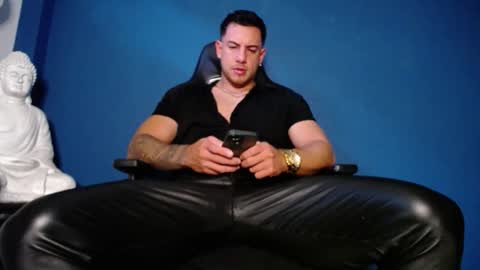 Snapshot of maxxxpowerful chatting on November 2025 04:08:01 PM maxxxpowerful online show from November 2025 04:08:01 PM