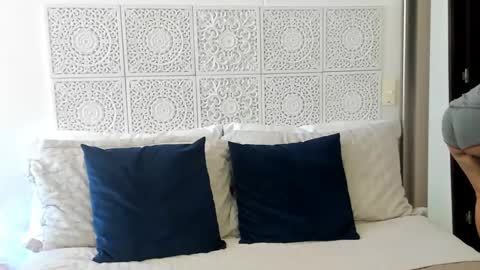 Victoria online show from January 2025 07:24:01 PM