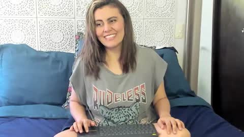 Victoria online show from January 2025 08:53:01 PM